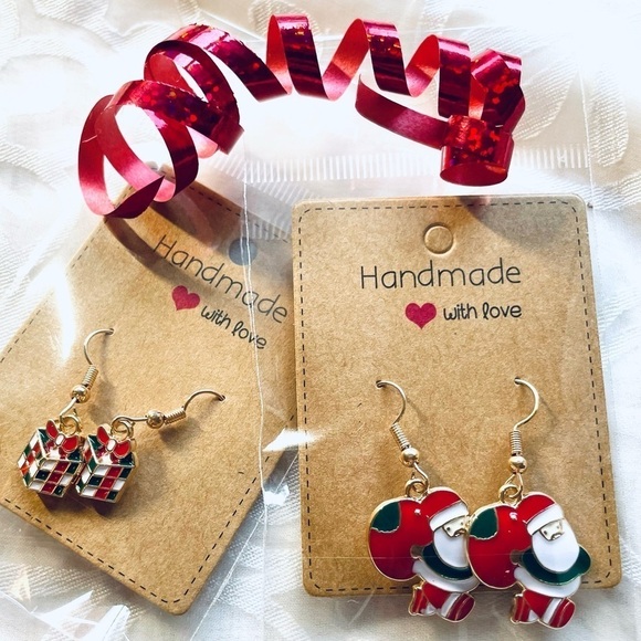 NWT Lot of 2 Festive Drop Earrings – Santa & Gift Box Holiday Set - Christmas - Picture 1 of 14